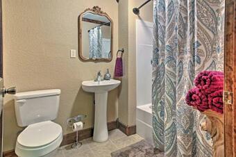 Villa Murphy Castle Of Joy On 11 Acres With Hot Tub!