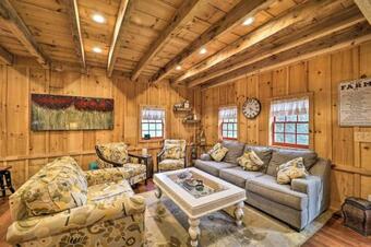 Thurmond Cabin On Alpaca Farm Near Wineries!