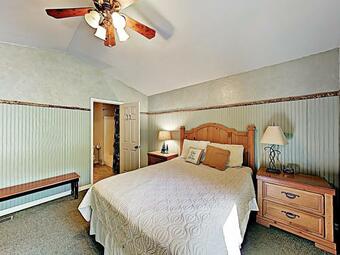 New Listing! ?bear Creek Cabin? On Hogback Lake Home