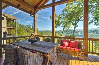 Apartamento Bryson City Condo With Deck For Viewing Fall Colors!