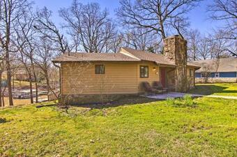 Updated Cottage With Private Dock And Lake Access