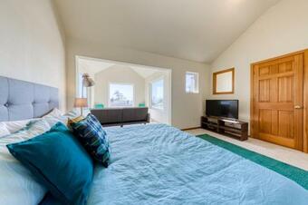 Cape Meares Overlook