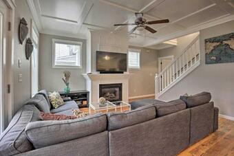 Dog-friendly Home With Hot Tub And Deck Walk To Beach