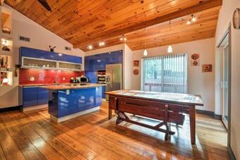 Lovely Lake Poconos Home With Sauna And Fire Pit!