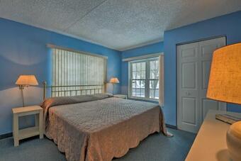 Apartamento Lakefront Lake Harmony Condo With View Near Skiing!