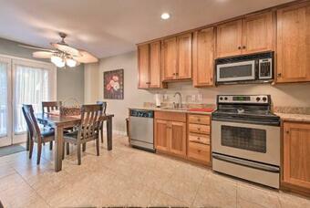 Townhome With Lake Club Access, Less Than 1 Mi To Ski!