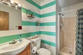 Long Pond Cottage With Indoor Hot Tub And Resort Access