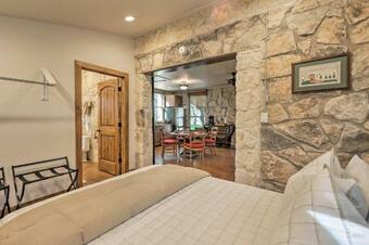 Blanco Riverfront Historic Home, 3 Mi To Dt Blanco