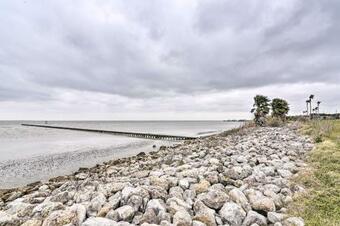 San Leon Escape - 7 Miles To Kemah Boardwalk!