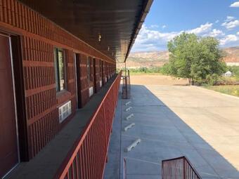 Motel Prospector Inn