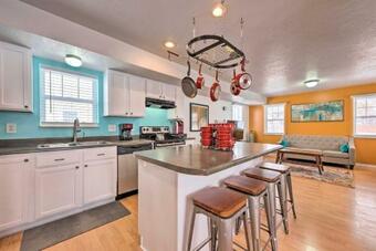 Updated Home Near Top Attractions, Hiking, And Usu!