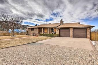 Parowan Escape With 2 Game Rooms, Deck And Yard