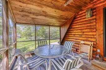 2 Bed 2 Bath Vacation Home In Charlotte