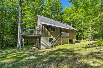Sleek Cabin With Deck 8mi To Mount Snow And Hikes!
