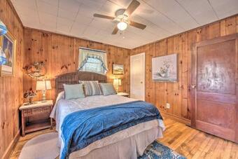 Scenic Countryside Cottage 3 Mi To New River!