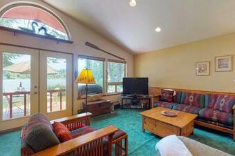 Mission Lakefront Paradise