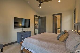 Luxurious Suncadia Resort Retreat With Hot Tub!