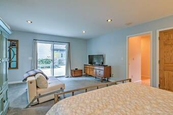 Exquisite Gold Bar Home With Deck On Skykomish River