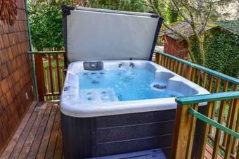 New! Riverfront Cabin Near Hiking And Stevens Pass