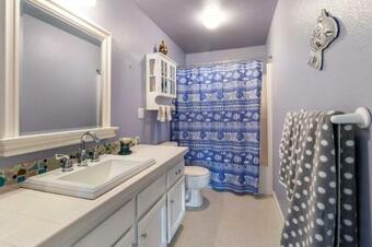 Waterfront Lakebay Home With Beach And Kayaks!