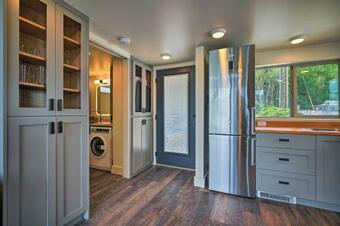 Beach Escape Zen-inspired Lake Osoyoos Chalet!