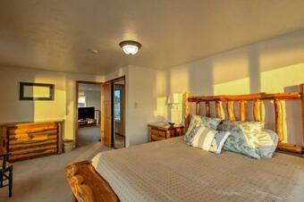 Waterfront 3br Home On Gold Coast Of Hood Canal!