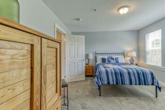 1219 Vacations By The Sea