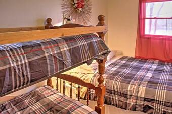 Cozy Balsam Lake Home Deck, Private Dock And Kayaks