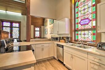 Historic Church Home - Walk To Durand Shops!