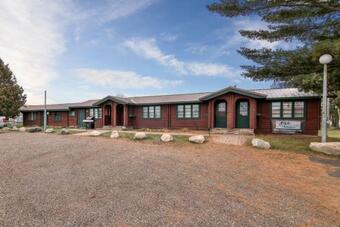 Motel Rib Waters Inn