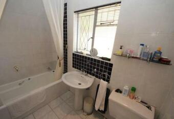 Self Catering Apartment For 23 People- The Munday