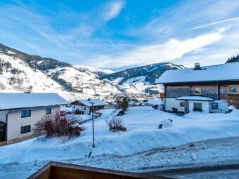 Attractive Holiday Home In Rauris, Near The Ski Piste