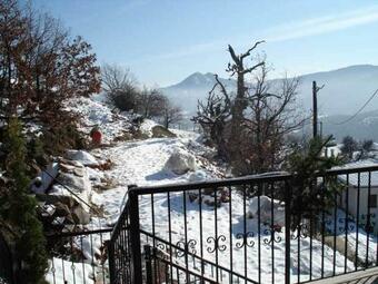 Hostal Guesthouse Irida