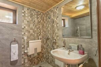 Villa Anthidon Estate