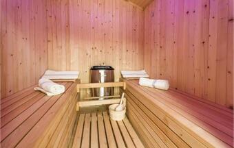 Three-bedroom Holiday Home In Kopacevo