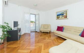 Apartment Komoseva I