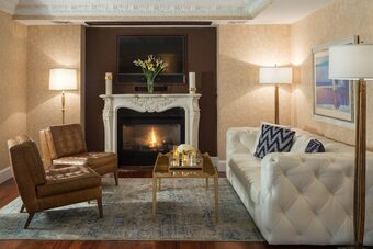 Hotel Chateau Inn And Suites