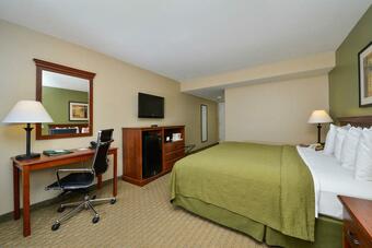 Hotel Quality Inn & Suites Near Fairgrounds Ybor City