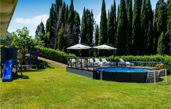 Beautiful Apartment In Vodovada With Jacuzzi And 3 Bedrooms