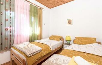 Nice Home In Gomirje With Jacuzzi And 2 Bedrooms