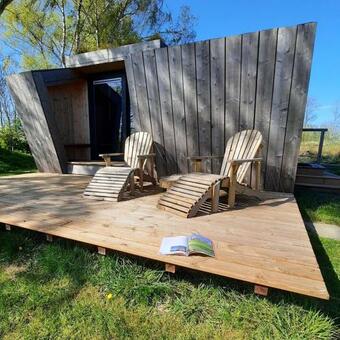 Duurzaam Tinyhouse Aan Het Water In Friesland