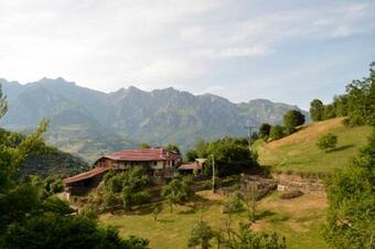 Aire De Monta�a - Estupendas Vistas A Los Picos