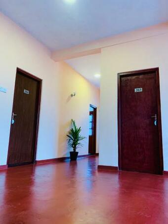 Hostal River Mounts Hotel