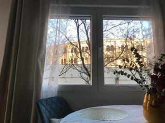 Apartamento Duerme Junto A La Plaza De Toros De Granada.