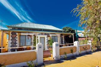 Emaroo Cottages Broken Hill