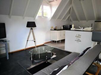 Apartamento Studio Avec Terrasse Amenagee Et Wifi A Baillif A 8 Km De La Plage