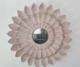 Cozy Apartment With 8 Minute Walk To Beach