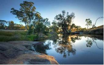 Villa Accommodation Creek Cottages