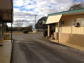 Governors Hill Motel