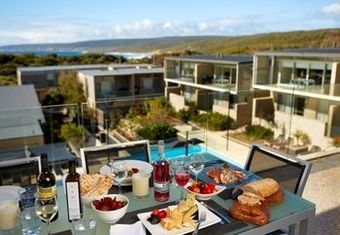 Hotel Smiths Beach Resort